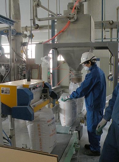 1489358985457047.jpg 液體灌裝機,稱重灌裝機,定量灌裝機