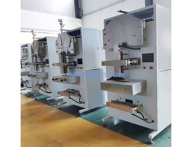 1585467930102364.jpg 液體灌裝機(jī),稱重灌裝機(jī),定量灌裝機(jī)