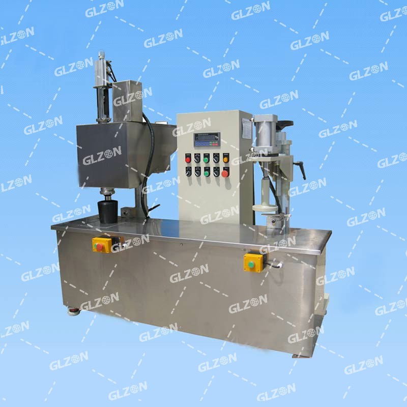 液體灌裝機(jī),稱重灌裝機(jī),定量灌裝機(jī) 液體灌裝機(jī),稱重灌裝機(jī),定量灌裝機(jī)