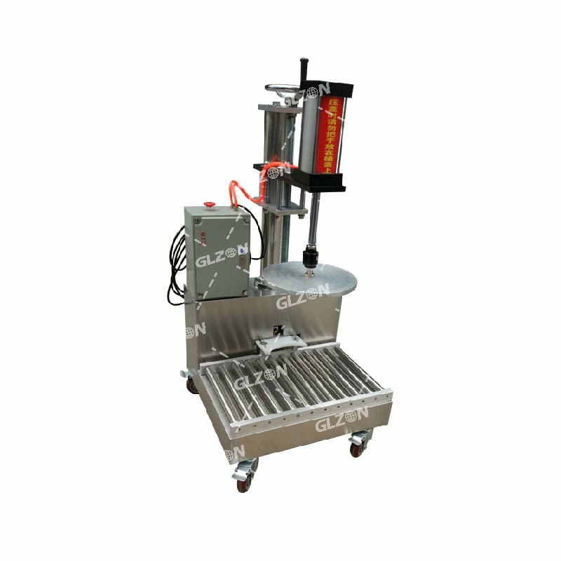 液體灌裝機(jī),稱重灌裝機(jī),定量灌裝機(jī) 液體灌裝機(jī),稱重灌裝機(jī),定量灌裝機(jī)