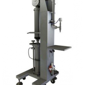 Semi-automatic filling machine for bottles